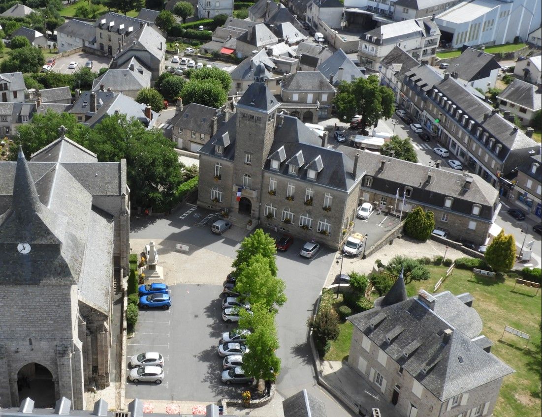 HOTEL DE VILLE